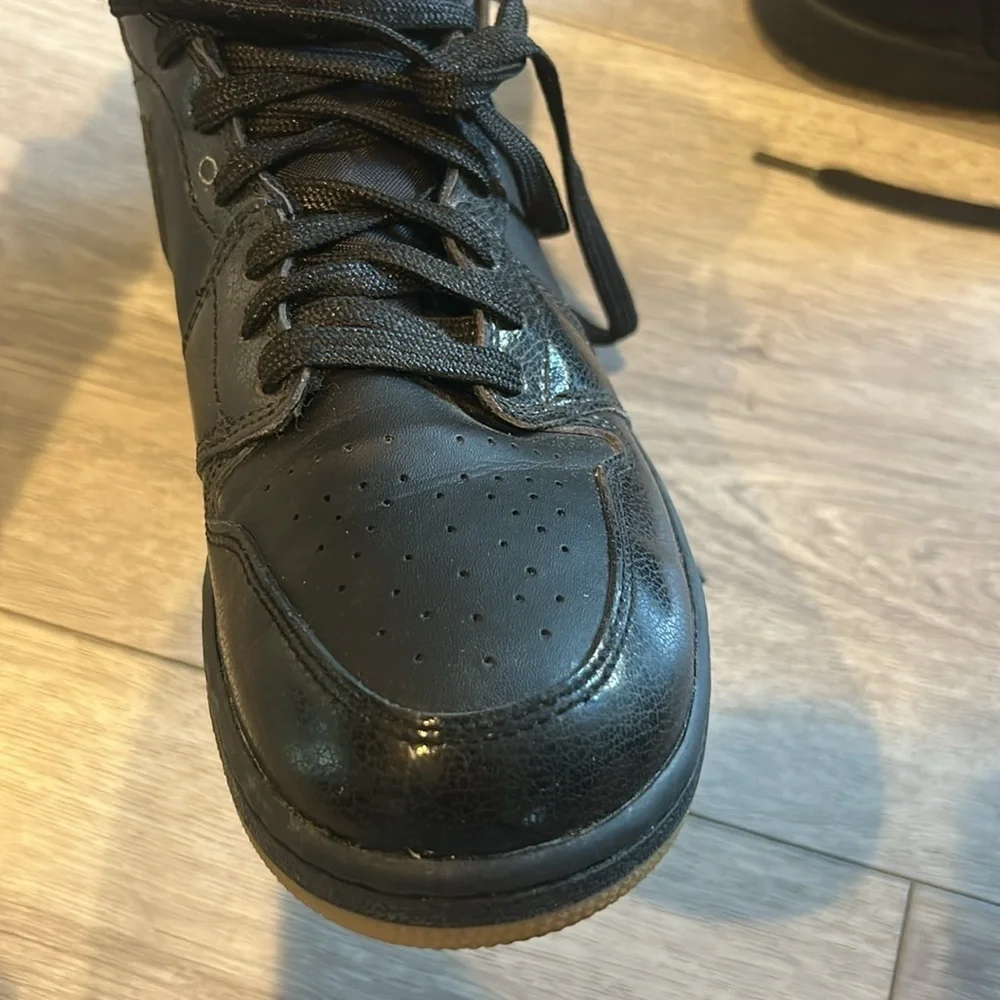 NWT Nike Jordan’s Black High-Top Sneakers 6Y